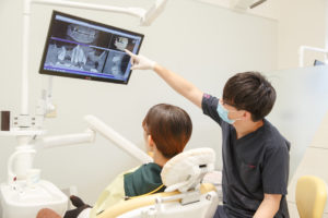 静岡県浜松市の歯科医院のNSデンタルオフィスの診察風景