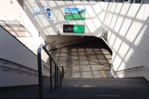 浜松駅北口地下への階段